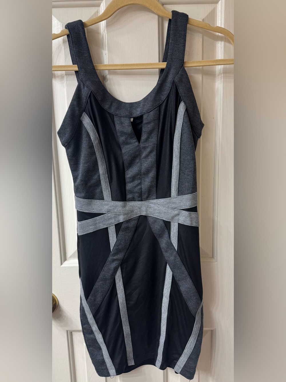 Black and Gray Bodycon Dress - Small Nikibiki